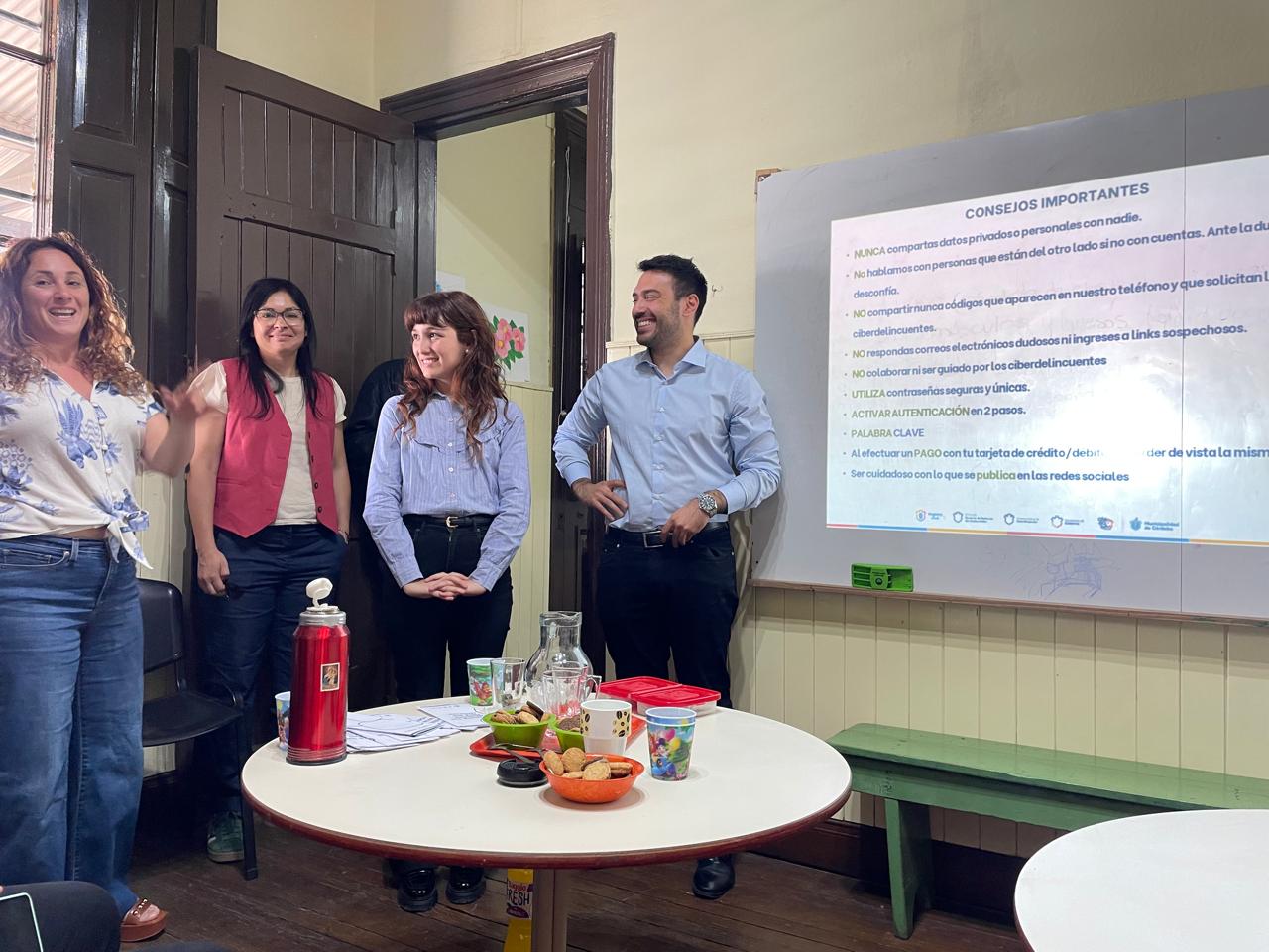Se dictó el “Taller de Prevención de Estafas Virtuales” en la Estación Cultural Bouwer